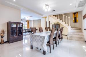 长住优惠-芭提雅市中心6卧泳池别墅，近海滩，网红美人鱼餐厅，悬崖餐厅