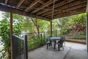 Tuckeroo + sleeps 10 + central