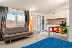 Casa Lugana 20 - monolocale con piscina fronte lago