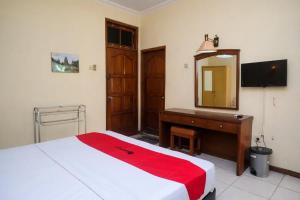 RedDoorz Plus @ Laweyan