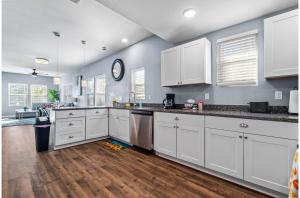 StepComfort in this 3BR2BA Downtown Retreat