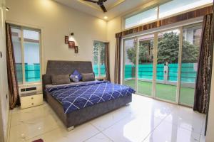 IN 4BHK VILLA LONAVALA