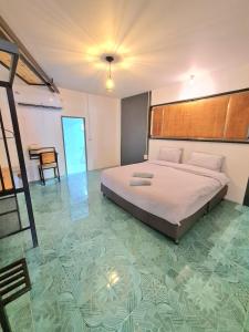 Downtown Kohlarn Resort