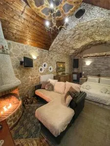 阿那利亚旅馆 - 卡托卡拉库林斯