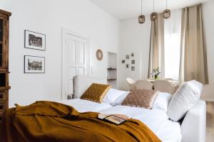 Exklusive Luxus-Unterkunft in Berlin Mitte: 2 Apartments, 130m², Designer-Möbel, Co2 neutrale Reinigung