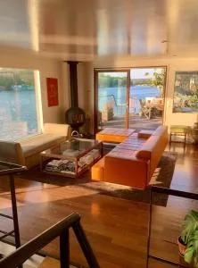 Péniche Suresnes - Saint-Cloud