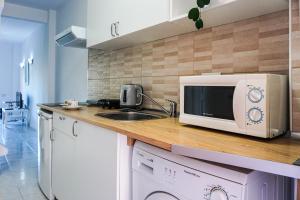 Modern Studio close to the Beach with Pool