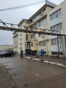 Студия возле метро Академика Павлова