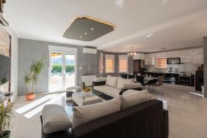 Luxury villa Several in Imotski, pool 
