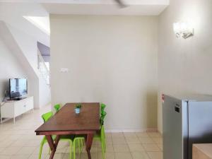 Tmn seri botani ipoh greece 4br 14pax mahjong