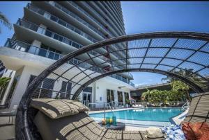Breathtaking Views from 1BR Miami Beach Getaway