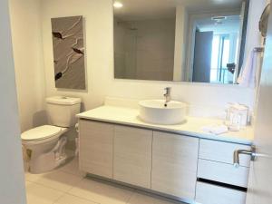 Breathtaking Views from 1BR Miami Beach Getaway