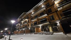 Lux Lapland Cranberry Levi center apartment 61m2 ski-in ski-out 2 bedr & 2 bathr