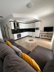 COSTA AZUL APARTMENTS - 1C