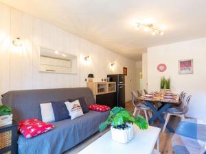 Appartement idéal pour 6 personnes, avec terrase de 24m², proche téléphérique et commerces - FR-1-296-459
