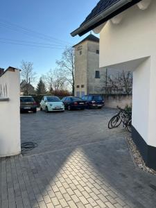 Moderne Wohnung Karlsruhe Neureut, Fußbodenheizung - Regendusche - Waschmaschine - Stellplatz