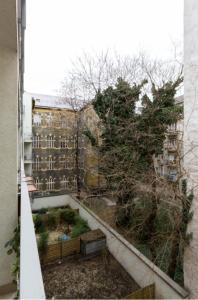 Kazinczy 3 Jewish HQ Bedroom + Living with Balcony