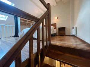 La Traverse - au pied de la Cité Médiévale - Clim et terrasse