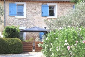 B&B / Chambres d'hotes Chambres d'hotes avec Jacuzzi et Piscine au Mas de Cadoule : photos des chambres