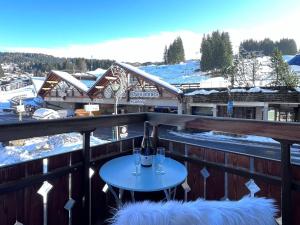 Appartement de charme au pied des pistes, centre des Gets, balcon et terrasse, 2 chambres, Wi-Fi gratuit - FR-1-623-268