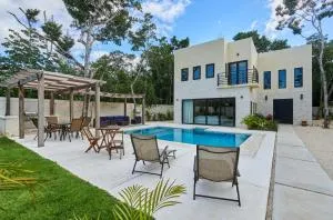 Villa Tortuga lux 4 Bdr Big garden*Pool *Cenote - Macario Gomez