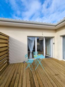 Appartements Studio Terrasse wifi parking a 50m du Tram B : Studio