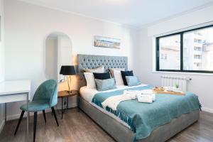 Host Wise - Elegant Spacious Flat w Balcony - Ace Location