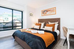 Host Wise - Elegant Spacious Flat w Balcony - Ace Location - 4hvězdičkové hotely ve městě Vila Nova de Gaia