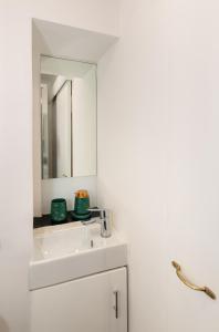 Chic Studio Apartment, Bus 18 to Euston in 30 min.