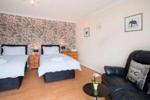 Sea Front Spacious Apartment on Anglesey