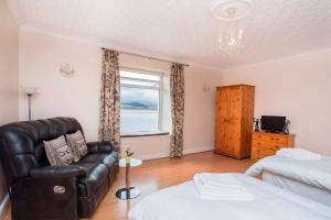 Sea Front Spacious Apartment on Anglesey