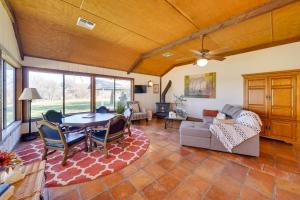 Quiet Bandera Country Home with Medina River Access!