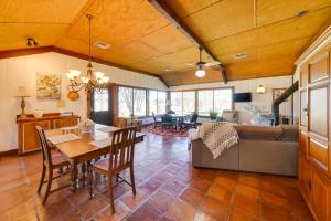 Quiet Bandera Country Home with Medina River Access!