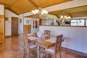 Quiet Bandera Country Home with Medina River Access!