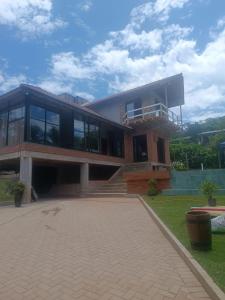 Casa com piscina em Torres