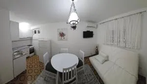 Apartman Šparović u blizini Porto Novog Kumbor - Kumbor