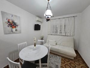 Apartman Šparović u blizini Porto Novog Kumbor