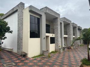 Steady State Apartment 1