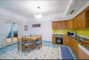 Casa Lincanto in Amalfi Coast con terrazza vista mare