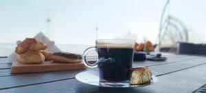 3 Rooms Sunrise Marble Apart - Panoramic Seaview - Casa del Mar