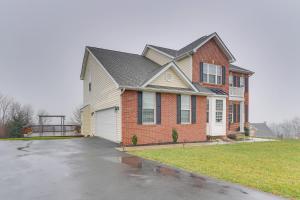 Cozy Inwood Apartment History, Hiking and Wine!