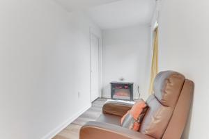 Cozy Inwood Apartment History, Hiking and Wine!