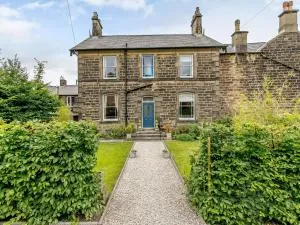 4 Bed in Darley Dale 79020 - Beeley