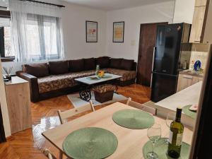 Apartman 25