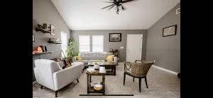 Family Friendly Home in walking district, 5 minutes from beach - Jack Edwards Airport