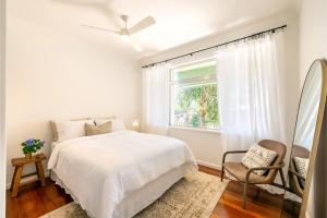 Evoke - Shoal Bay, 2 Leonard Ave , Stylish holiday house with air con, Wi-Fi & boat parking