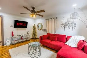 The Frankenmuth Christmas Wonderland House - Hot - Bridgeport