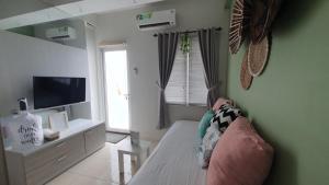 Comfy 2 Bedroom Apartmen Pavilion Permata Surabaya