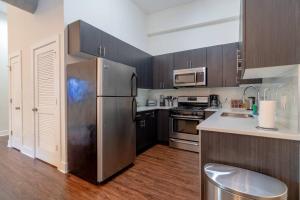 Spacious 3BR 420 Friendly Apartment Near McCormick Place, Lakefront and Soldier Field