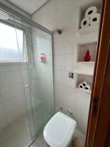 2 Min da Praia! 2 Quartos Vaga de Garagem